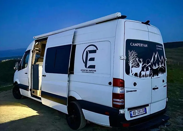 Leoventure Campervan Båthotell Tirana